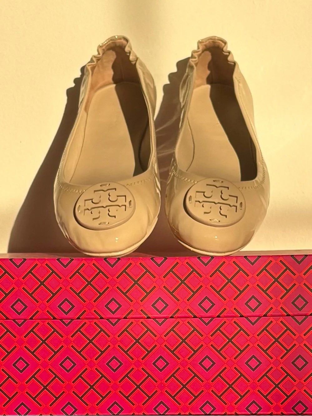 Tory Burch Women's Stone Gray Patent Logo Ballet Flats